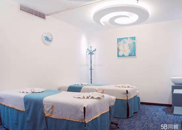 (转让)稳定经营中，装修高档，急事去外面，才转。