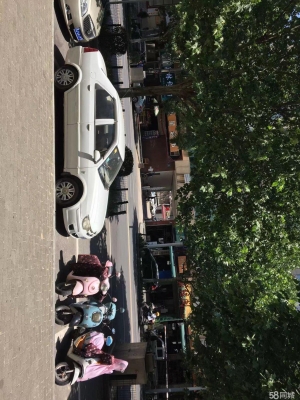 (转让)《转让》经济园临街商铺，门面做餐饮烧烤小龙虾，人流量大