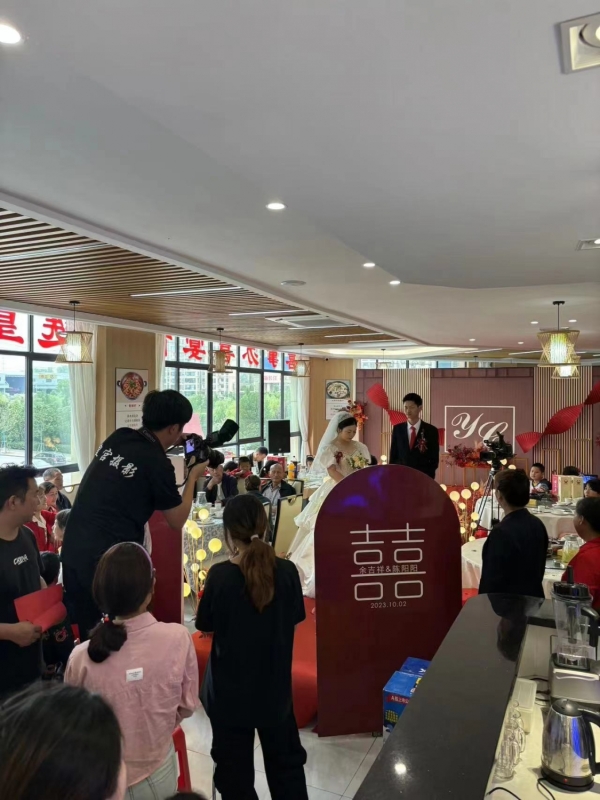 麻城营业中餐饮店整体转让!